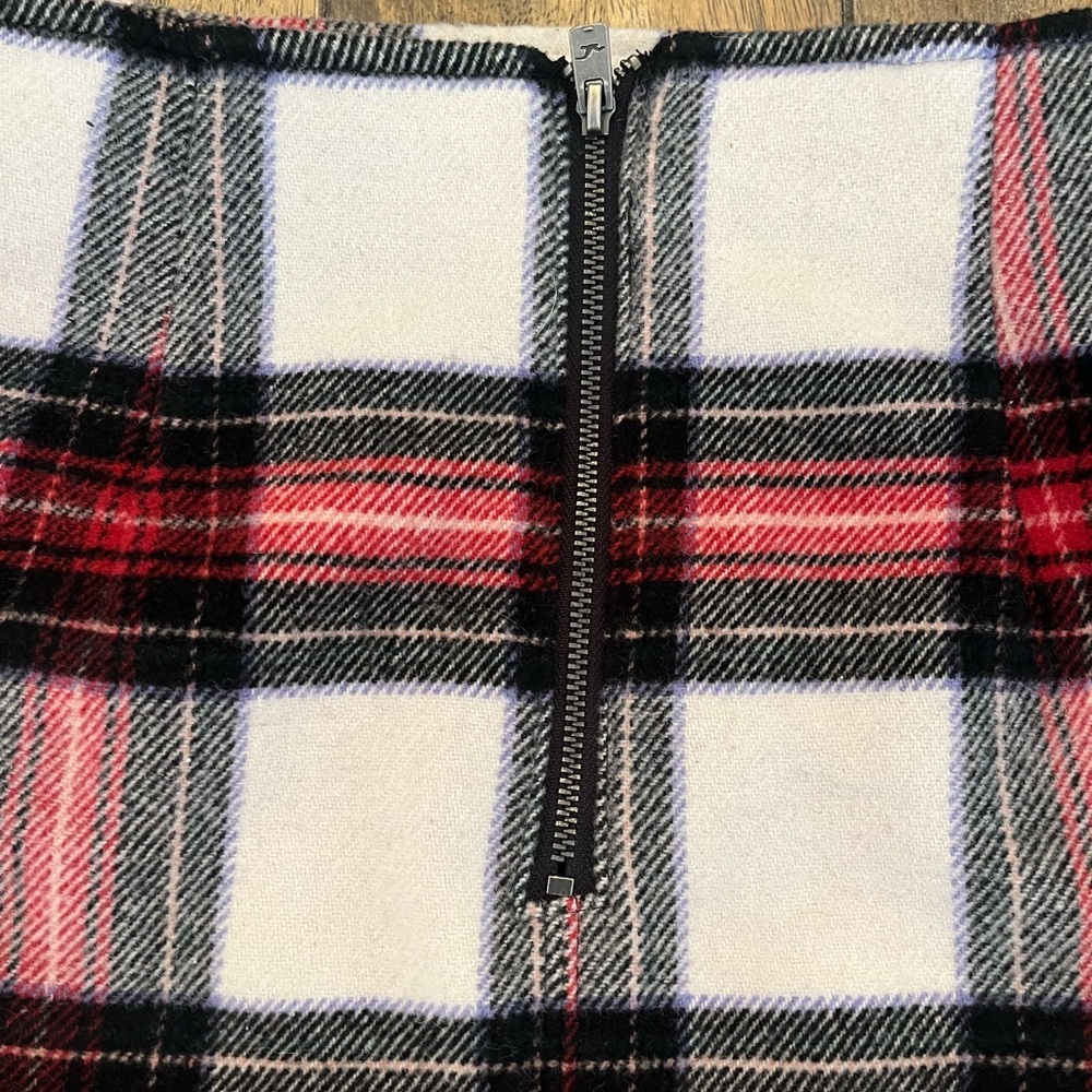 Hollister Red and Black Plaid Mini Skirt size Small - Picture 6 of 8